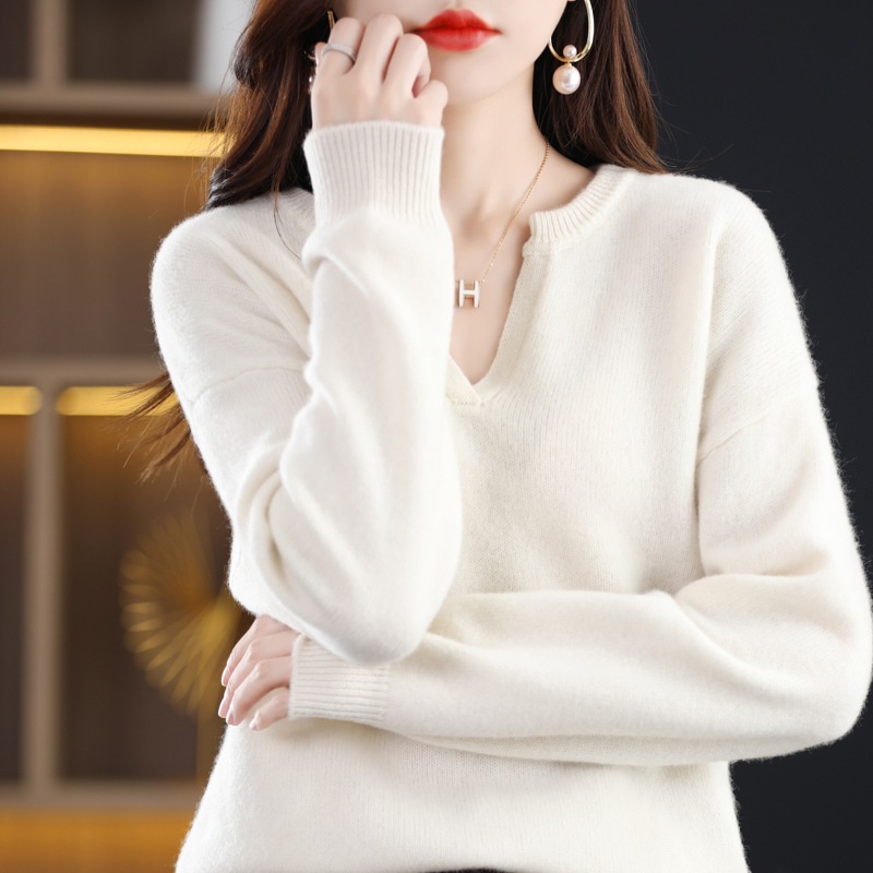 トップス セーター 長袖 Vネック ミディアム丈 プルオーバー カシミヤ ふわふわ かわいい 大人可愛い きれいめ シンプル 上品 おしゃれ かっこいい カジュアル レトロ こなれ感 個性的 主役級