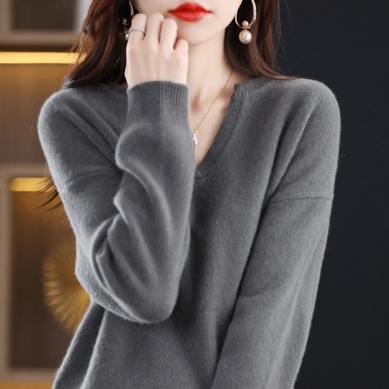 トップス セーター 長袖 Vネック ミディアム丈 プルオーバー カシミヤ ふわふわ かわいい 大人可愛い きれいめ シンプル 上品 おしゃれ かっこいい カジュアル レトロ こなれ感 個性的 主役級