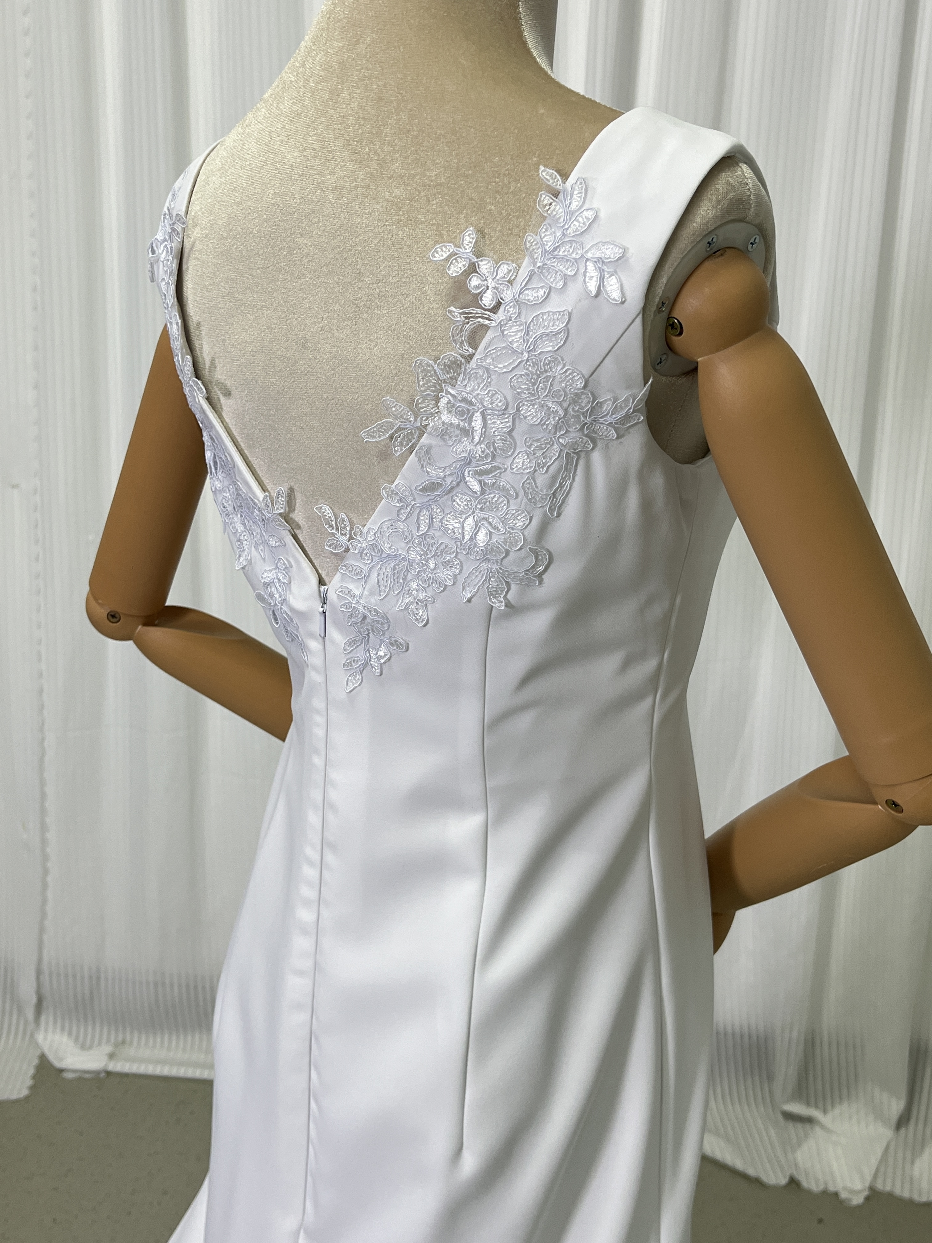 ウエディングドレス ホワイト レース Vネックドレス ファスナー トレーン 謝恩会