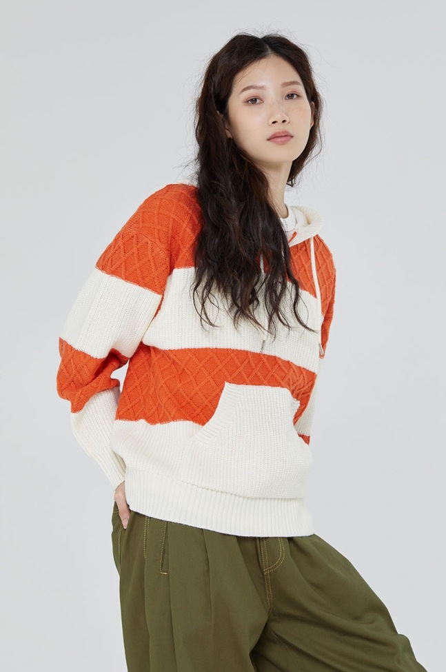 ★韓国の人気★【ROMANTIC CROWN】★STRIPE RIB KNIT HOODI.E★ ROMANTIC CROWN】STRIPE RIB KNIT HOODIE パーカー
