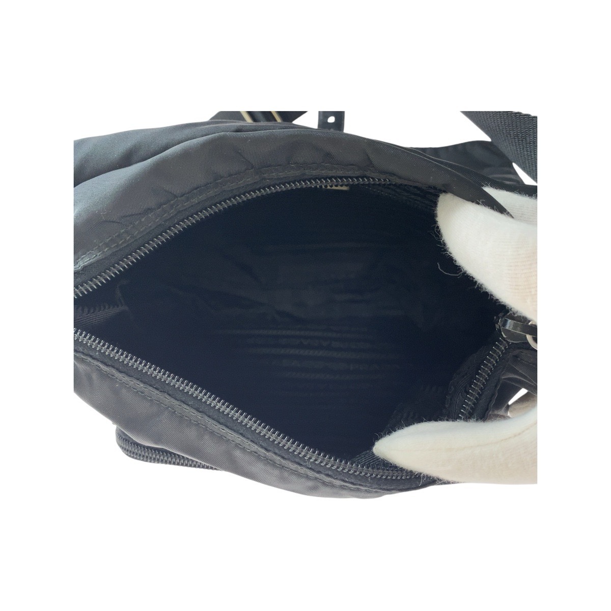 美品 テスート 三角ロゴプレート ブラック 黒 シルバー金具 ナイロン ショルダーバッグ メッセンジャーバッグ メンズ 501960 美品 テスート 三角ロゴプレート ブラック 黒 シルバー金具 ナイロン ショルダーバッグ メッセンジャーバッグ メンズ 501960