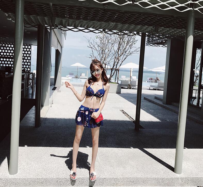 新作 -f113 2カラー レッド ブルー 水着 ワンピース スカート フレア フリル レディース水着 オフショル バンドゥ ビキニ ペア セクシー パッド付 レース お揃い 新作 -f113 2カラー レッド ブルー 水着 ワンピース スカート フレア フリル レディース水着 オフショル バンドゥ ビキニ ペア セクシー パッド付 レース お揃い