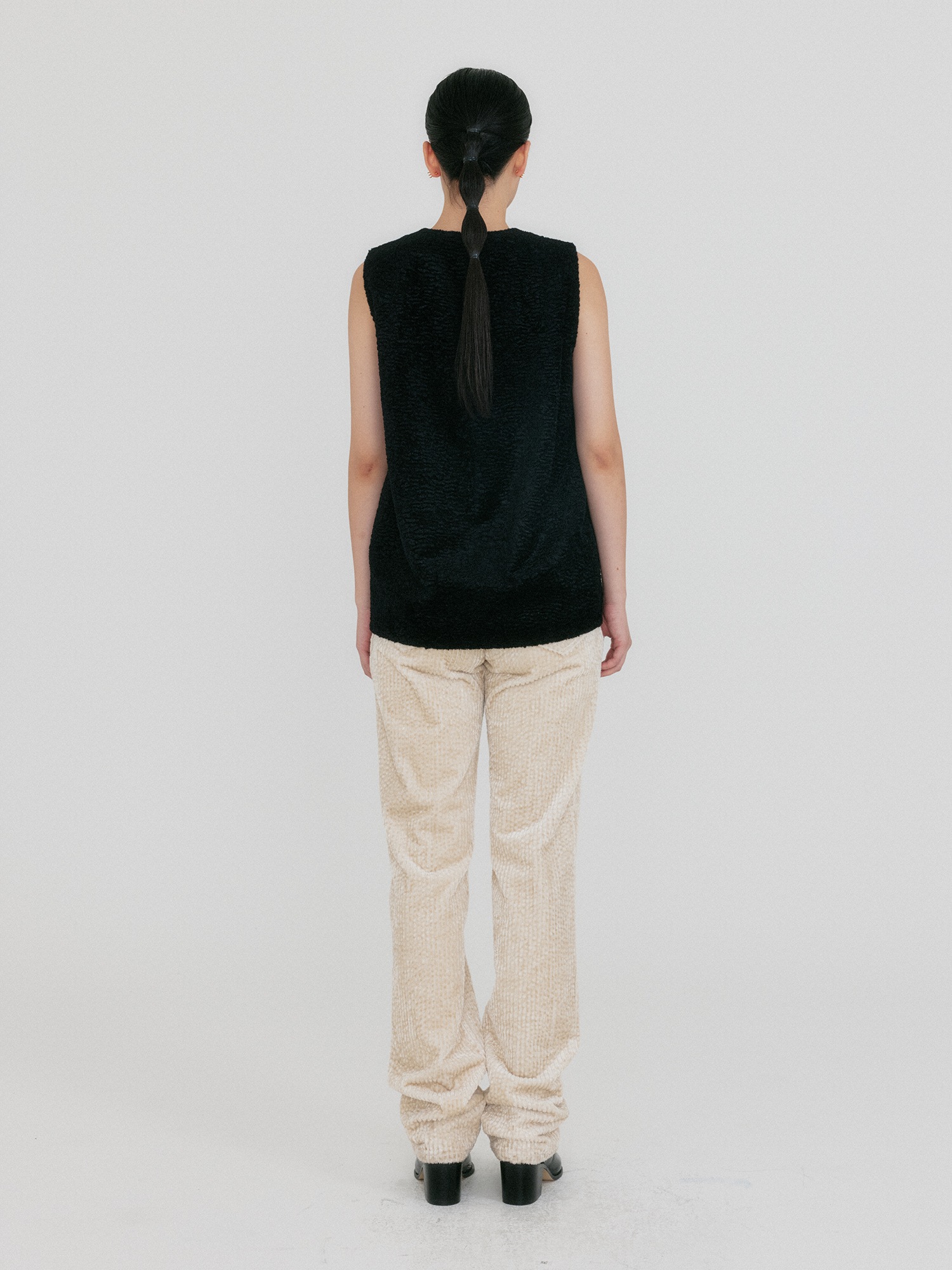 【EENK】送料/関税込 24FW ZIVE Crewneck Waistcoat - Black 【EENK】送料/関税込 24FW ZIVE Crewneck Waistcoat - Black