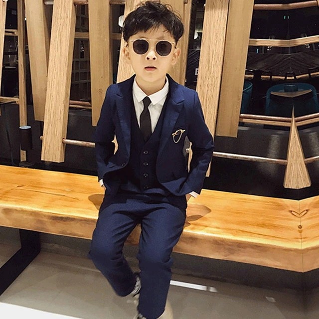 子供スーツ 5点セット ジャケット＋ベスト＋ズボン＋シャツ＋ネクタイ 男の子スーツ 入学式 卒業式 ネイビー タキシード 礼服 結婚式 子供服 子どもスーツ 紺色 キッズスーツ ピアノ発表会 演奏会