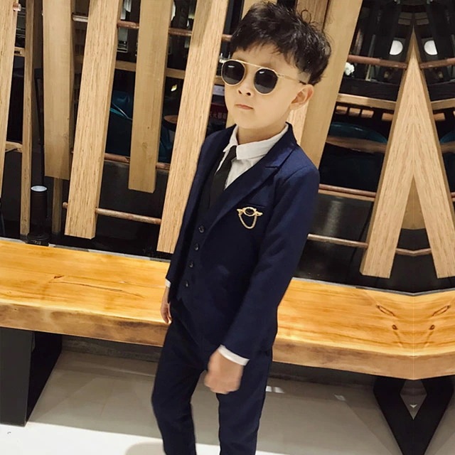 子供スーツ 5点セット ジャケット＋ベスト＋ズボン＋シャツ＋ネクタイ 男の子スーツ 入学式 卒業式 ネイビー タキシード 礼服 結婚式 子供服 子どもスーツ 紺色 キッズスーツ ピアノ発表会 演奏会