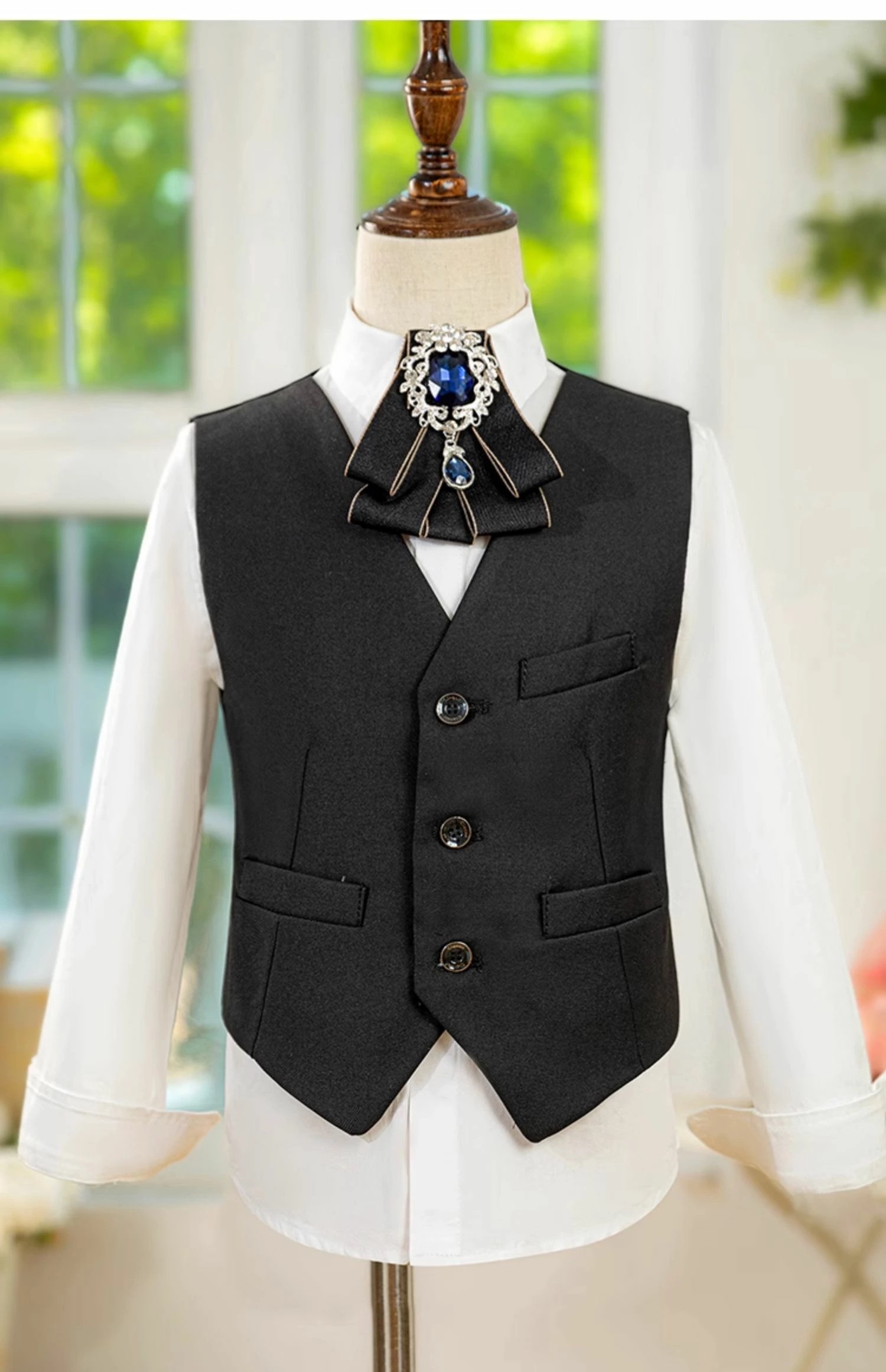 今がチャンス高級感 紳士服 キッズスーツ キッズ服 子供服 スーツセット 男の子スーツ 七五三 舞台演出 音楽会 演奏会 ブラック 無地 お揃い ジャケット パンツ シャツ ベスト ２色 格好良い 入_6