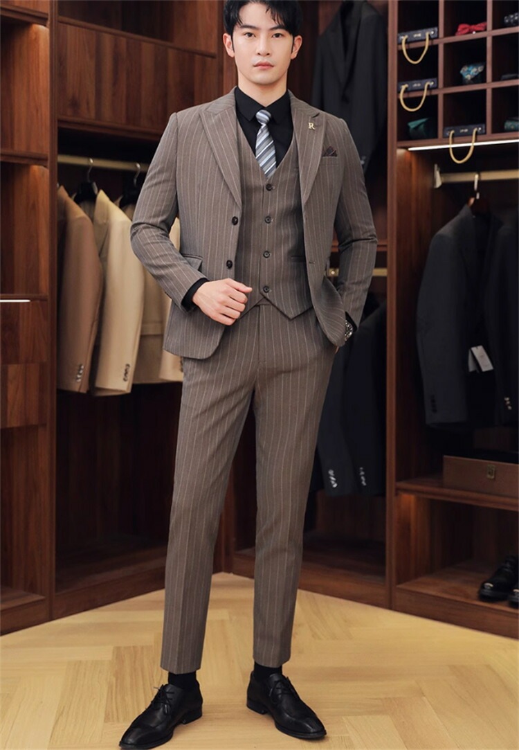 凄く人気がある スーツ メンズ スリーピース タキシード ストライプ 紳士服 礼服 メンズスーツ フォーマル 2つボタンスーツ セットアップ ビジネス キャリア リクルート 通勤 オフィス 就活 面接 凄く人気がある スーツ メンズ スリーピース タキシード ストライプ 紳士服 礼服 メンズスーツ フォーマル 2つボタンスーツ セットアップ ビジネス キャリア リクルート 通勤 オフィス 就活 面接