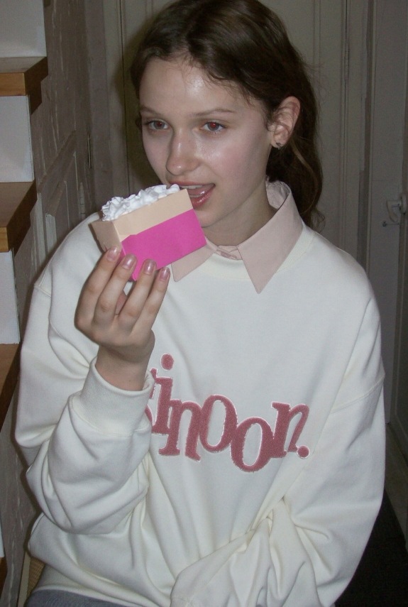 24FW BOUCLE LOGO SWEATSHIRT (7 COLORS) 24FW BOUCLE LOGO SWEATSHIRT (7 COLORS)