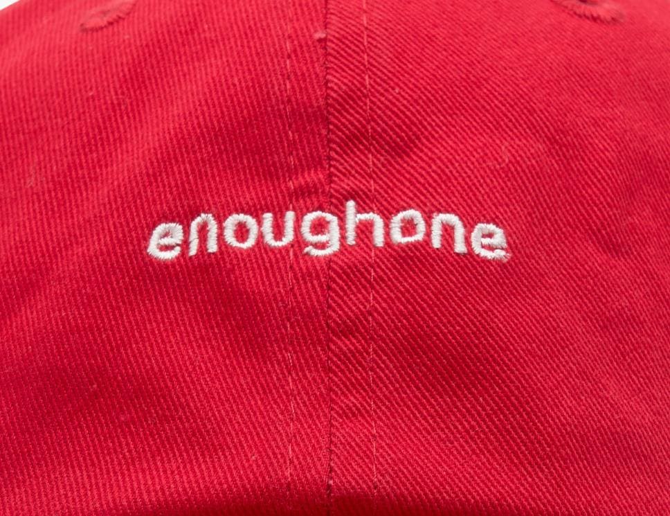 ENOUGHONE ロゴ入りボールキャップ レッドカラー
