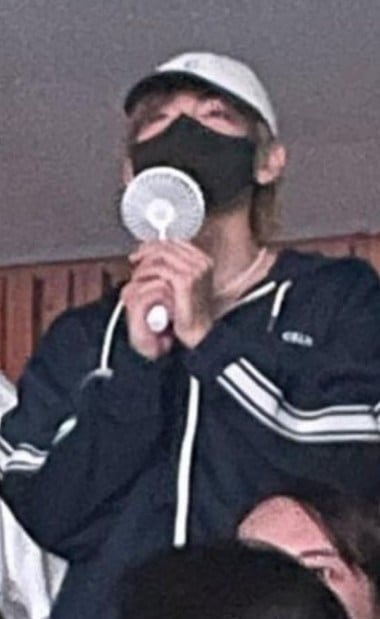 Qoo10] clove. BTS V(テテ)着用 【CLOVE】