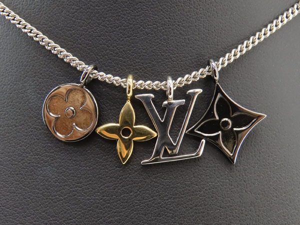 新品同様ルイヴィトンペンダントLVインスティンクトネックレスペンダントシルバーガンメタリックシルバーゴールドM00521 新品同様ルイヴィトンペンダントLVインスティンクトネックレスペンダントシルバーガンメタリックシルバーゴールドM00521