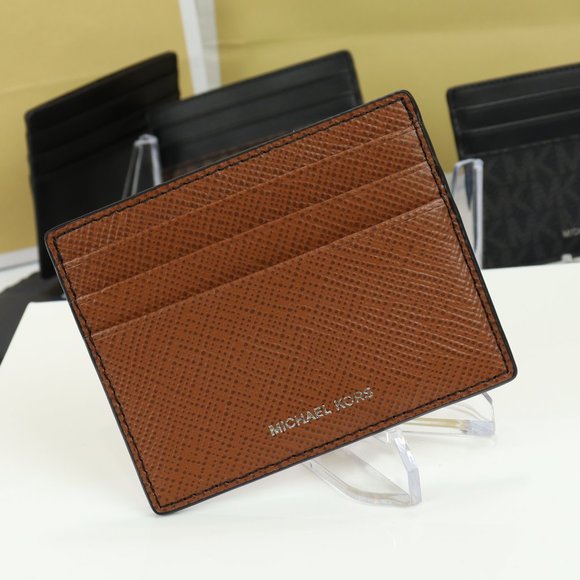 即発 メンズ カードケース 名刺入れ 無地 レザー アウトレット 関税込み 36U9LHRD1L 即発 メンズ カードケース 名刺入れ 無地 レザー アウトレット 関税込み 36U9LHRD1L