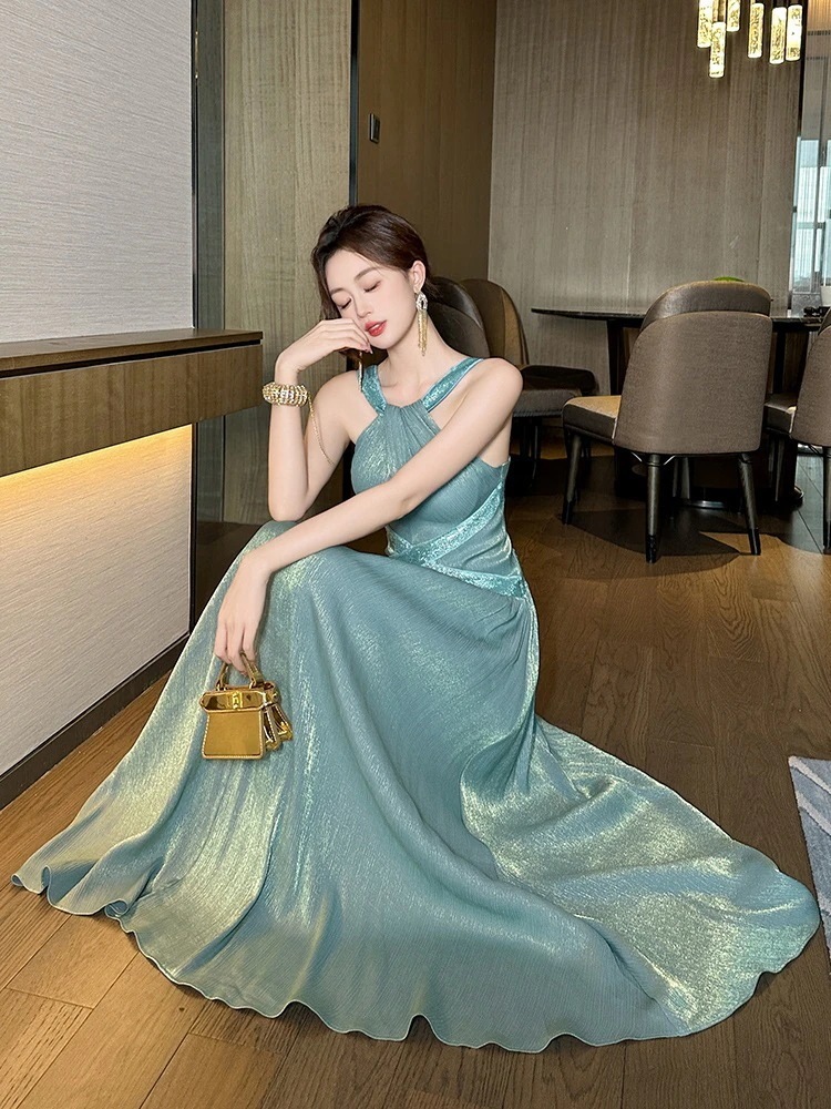 ロングスカート上品 25 サテンシルク ホルダーネック 大きい裾 ロング ドレス パーティー キャバ 大人 同窓会 披露宴 卒業式 結婚式 演奏会 ウェディング 二次会 メガ割