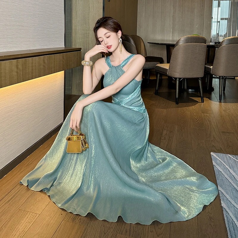 ロングスカート上品 25 サテンシルク ホルダーネック 大きい裾 ロング ドレス パーティー キャバ 大人 同窓会 披露宴 卒業式 結婚式 演奏会 ウェディング 二次会 メガ割