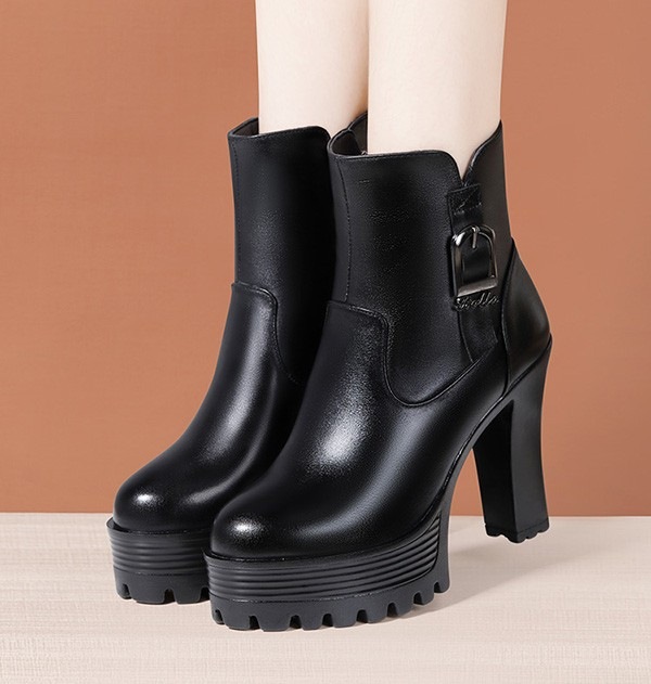 ショートブーツレディース チャンキーヒール 美脚 ショート ブーツ 10センチ 太ヒール 秋冬 疲れにくい 歩きやすい 太ヒール ブーツ スムース 防寒 歩きやすい 小さいサイズ 大きいサイズ 黒 2 ショートブーツレディース チャンキーヒール 美脚 ショート ブーツ 10センチ 太ヒール 秋冬 疲れにくい 歩きやすい 太ヒール ブーツ スムース 防寒 歩きやすい 小さいサイズ 大きいサイズ 黒 2