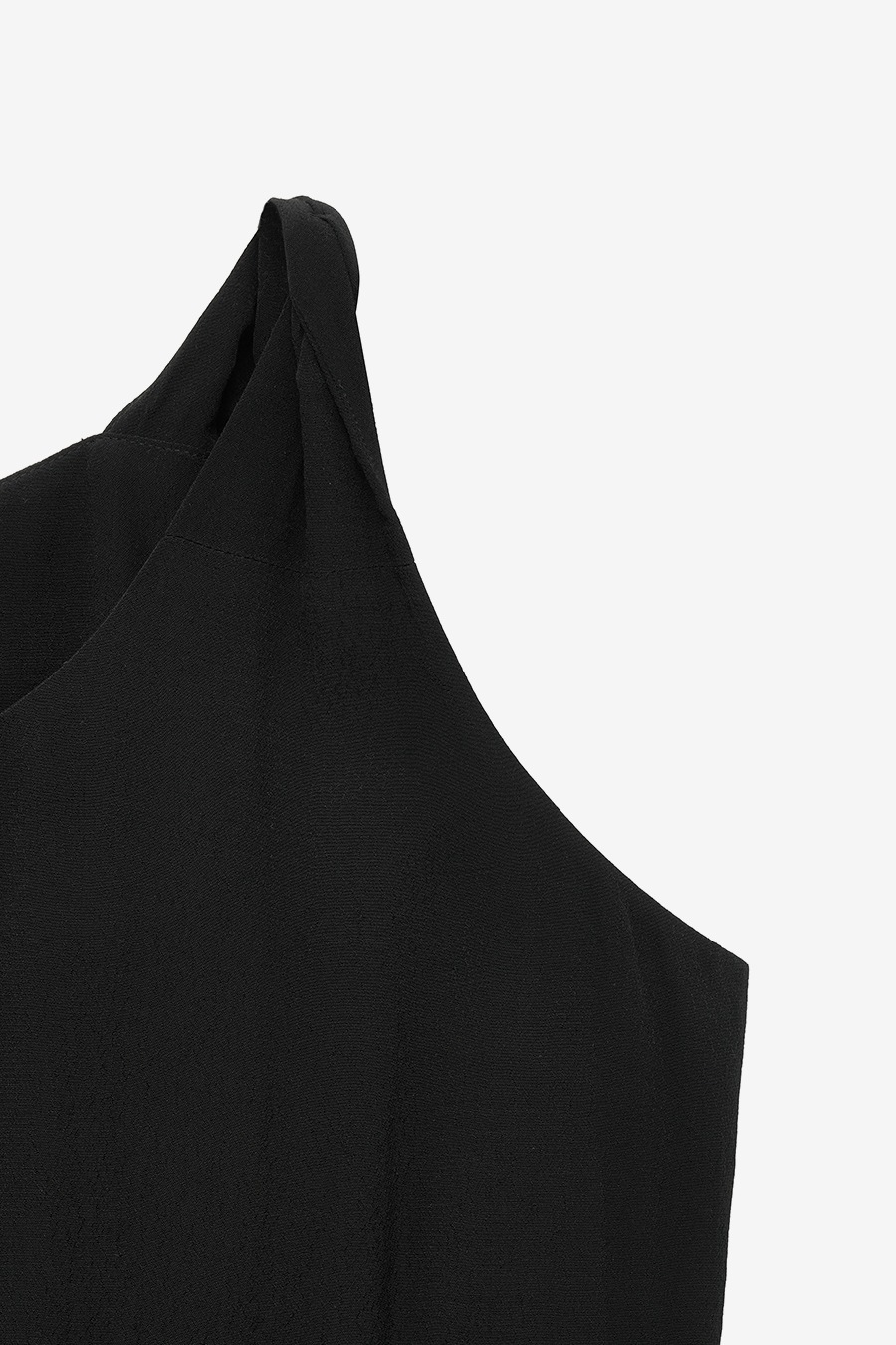 【INSILENCE】 DEMURE SLEEVELESS TOP : BLACK