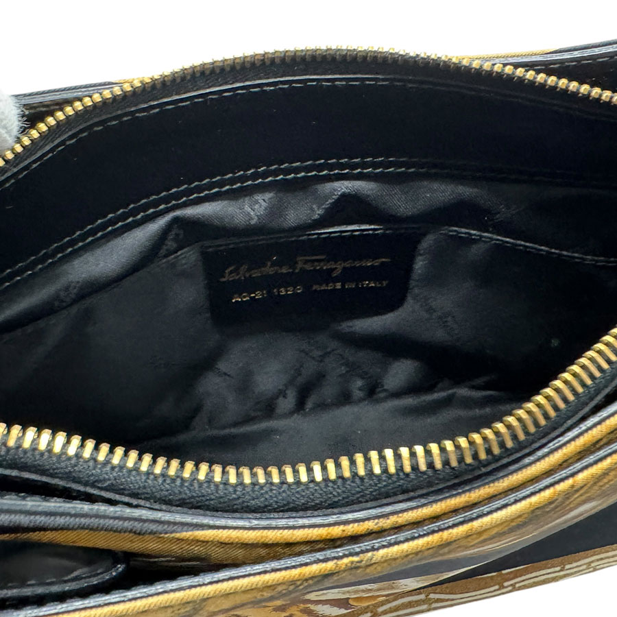 サルヴァトーレフェラガモ Salvatore Ferragamo ショルダーバッグ ガンチーニ キャンバス/レザー ブラウン/ブラック ゴールド レディース n0608 サルヴァトーレフェラガモ Salvatore Ferragamo ショルダーバッグ ガンチーニ キャンバス/レザー ブラウン/ブラック ゴールド レディース n0608