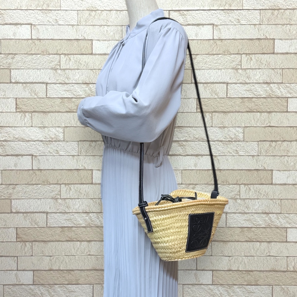 5/1で削除　LOEWE ドローストリング　バケットバッグ　ラフィア LOEWE ドローストリングバケットバッグ 5/1で削除 LOEWE ドロー