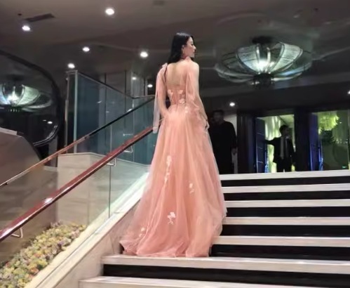 レディース ドレス イブニングドレス パーティー 演奏会 発表会 ステージ 舞台 衣装 ロング マキシ 袖なし スリム 細身 シフォン ウエストマーク 切り替えデザイン 可愛い きれいめ 大人可愛い レディース ドレス イブニングドレス パーティー 演奏会 発表会 ステージ 舞台 衣装 ロング マキシ 袖なし スリム 細身 シフォン ウエストマーク 切り替えデザイン 可愛い きれいめ 大人可愛い