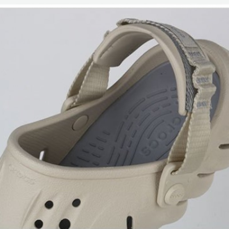 クロックスエコクロッグ大人用サンダルスタッコ 207937-160