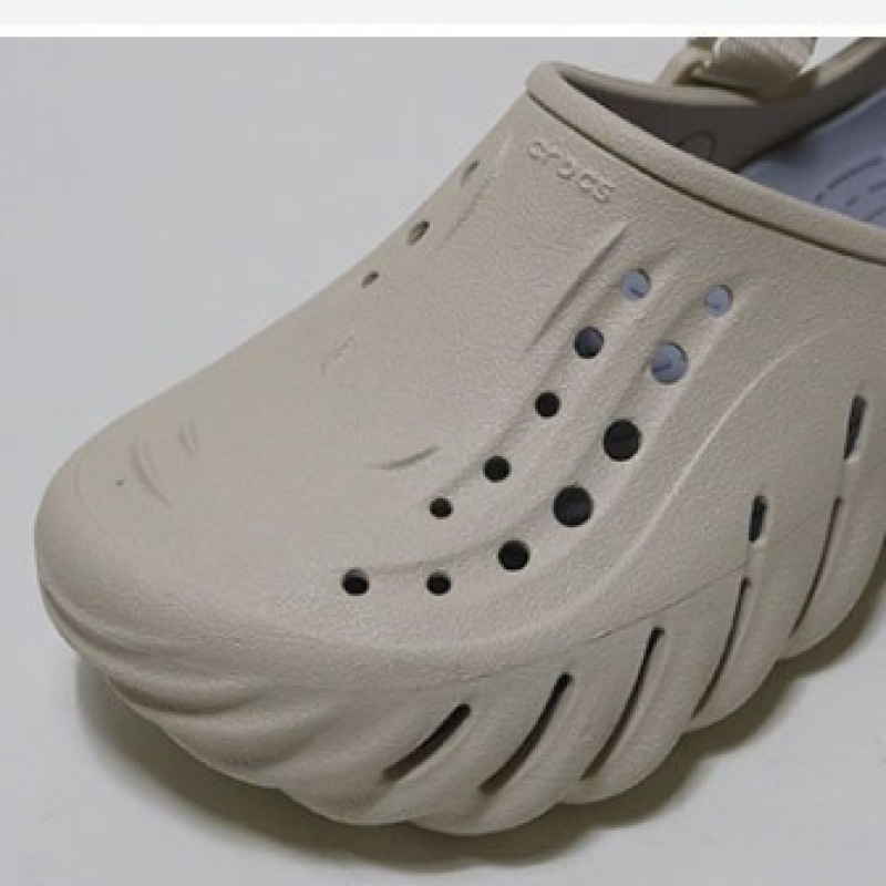クロックスエコクロッグ大人用サンダルスタッコ 207937-160