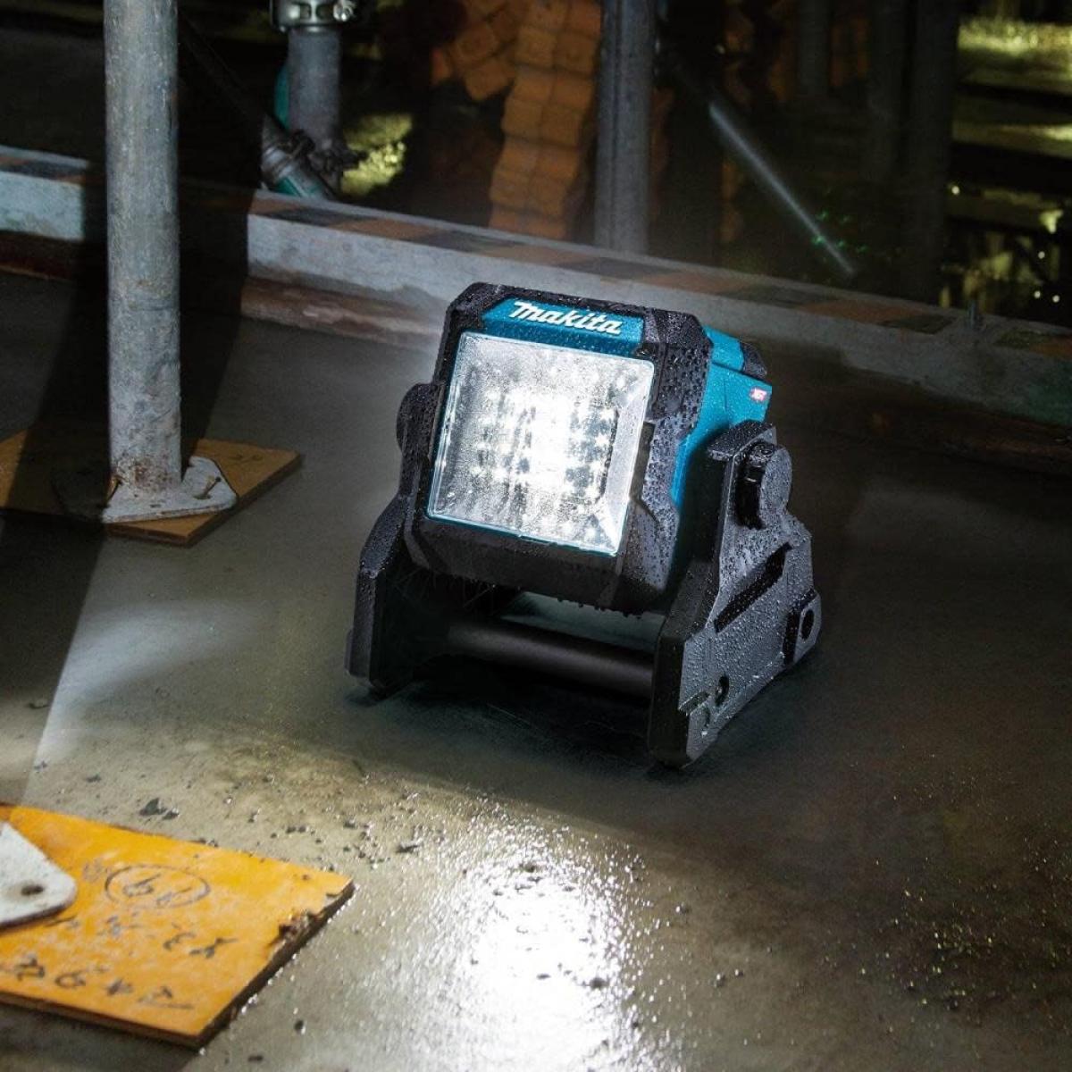 マキタ Makita 充電式 スタンドライト 40Vmax 本体のみ 【バッテリ・充電器別売】 ML003G 青 ワークライト 作業灯 マキタ Makita 充電式 スタンドライト 40Vmax 本体のみ 【バッテリ・充電器別売】 ML003G 青 ワークライト 作業灯