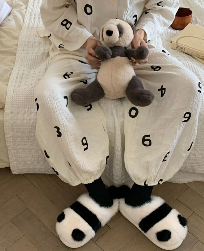 スリッパ ルームシューズ レディース ふわふわ パンダ ぺたんこ 快適 室内履き 洗える リビング 暖かい 可愛い 冷え対策 素足で履きたいふかふかムートンルームシューズ もこもこ あったか ソフト スリッパ ルームシューズ レディース ふわふわ パンダ ぺたんこ 快適 室内履き 洗える リビング 暖かい 可愛い 冷え対策 素足で履きたいふかふかムートンルームシューズ もこもこ あったか ソフト