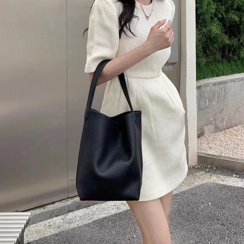 選べる福袋本革トートバッグ ショルダーバッグ ワンショルダー ハンドバッグ レディースバッグ 縦型 バケツ型 レザーバッグ 牛革 ママバッグ 通勤 ビジネスバッグ 選べる福袋本革トートバッグ ショルダーバッグ ワンショルダー ハンドバッグ レディースバッグ 縦型 バケツ型 レザーバッグ 牛革 ママバッグ 通勤 ビジネスバッグ