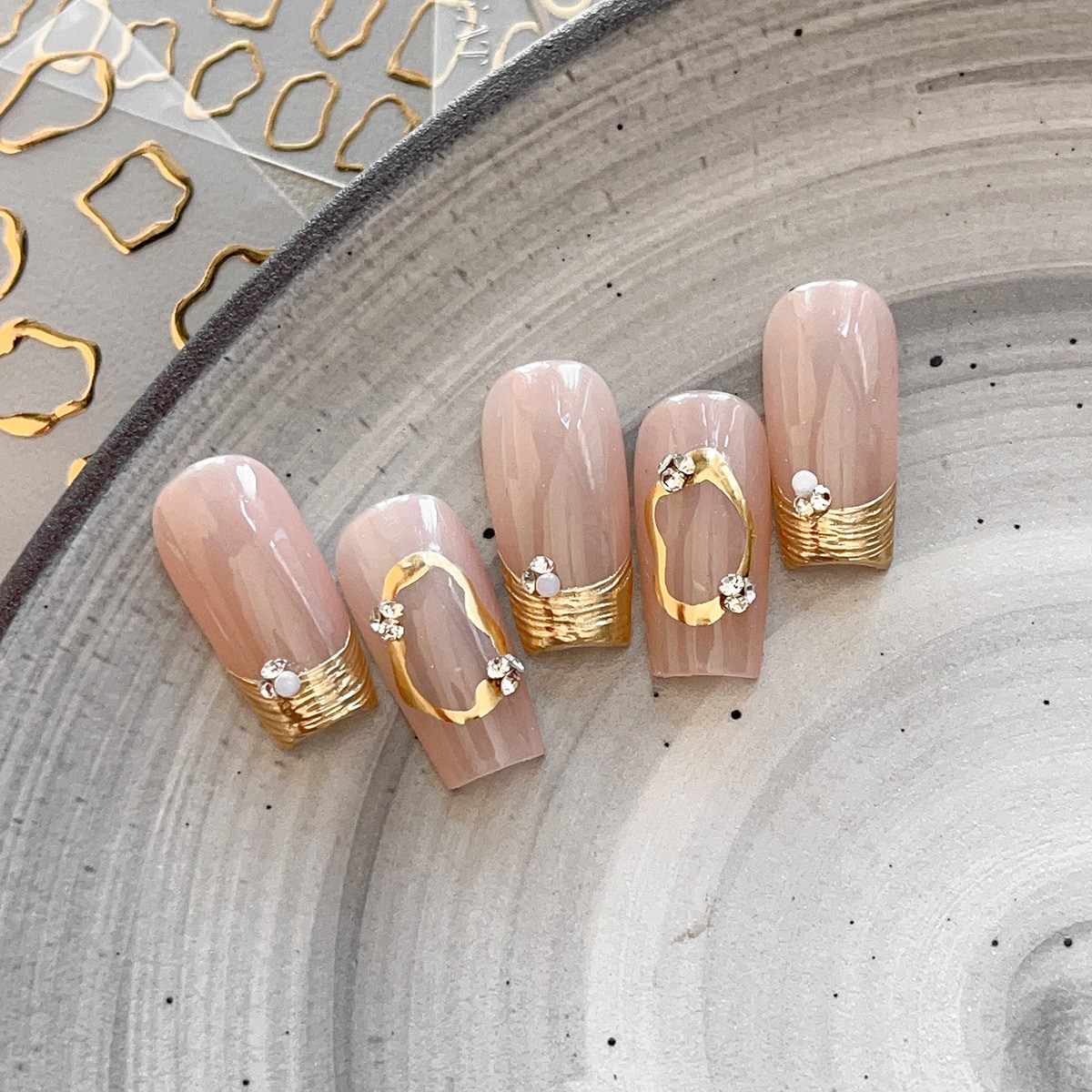 【1点ご購入 で10点プレゼントいたします】ゴールドラインのネイルシール爆閃シンプルリングポップなデコレーションシール