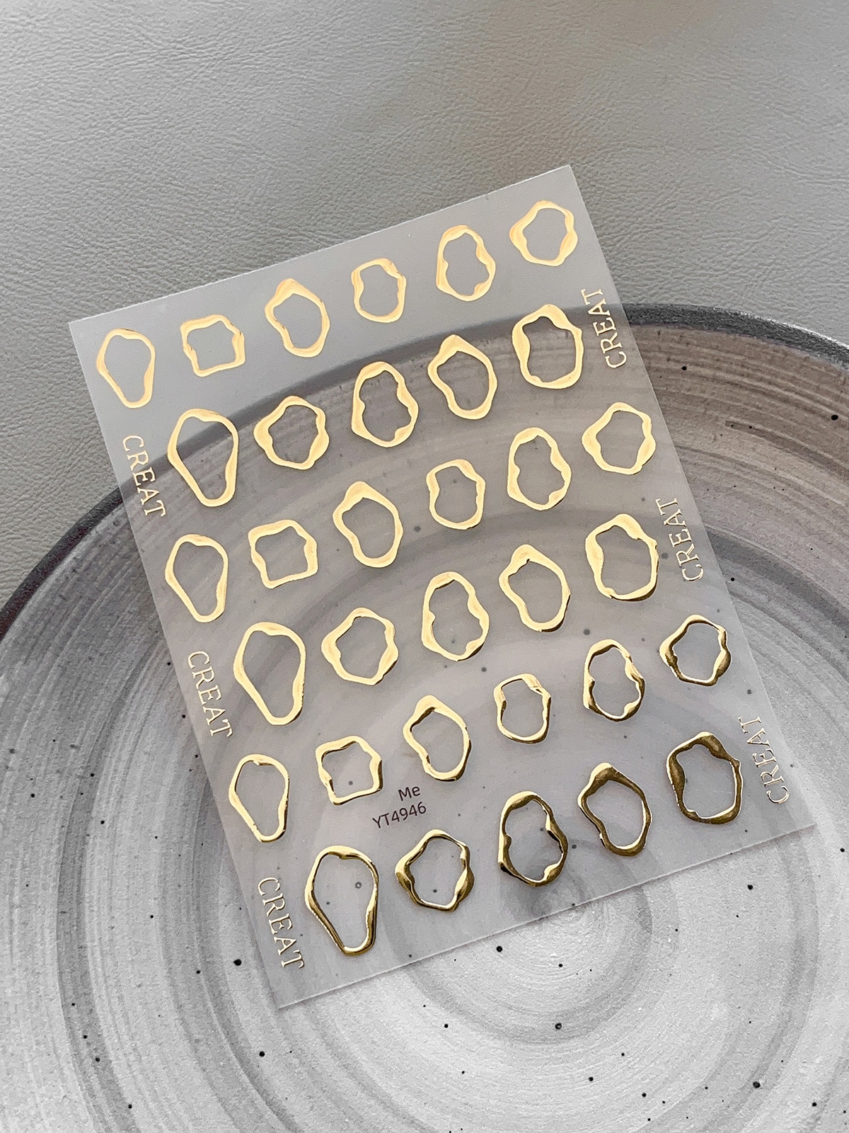 【1点ご購入 で10点プレゼントいたします】ゴールドラインのネイルシール爆閃シンプルリングポップなデコレーションシール