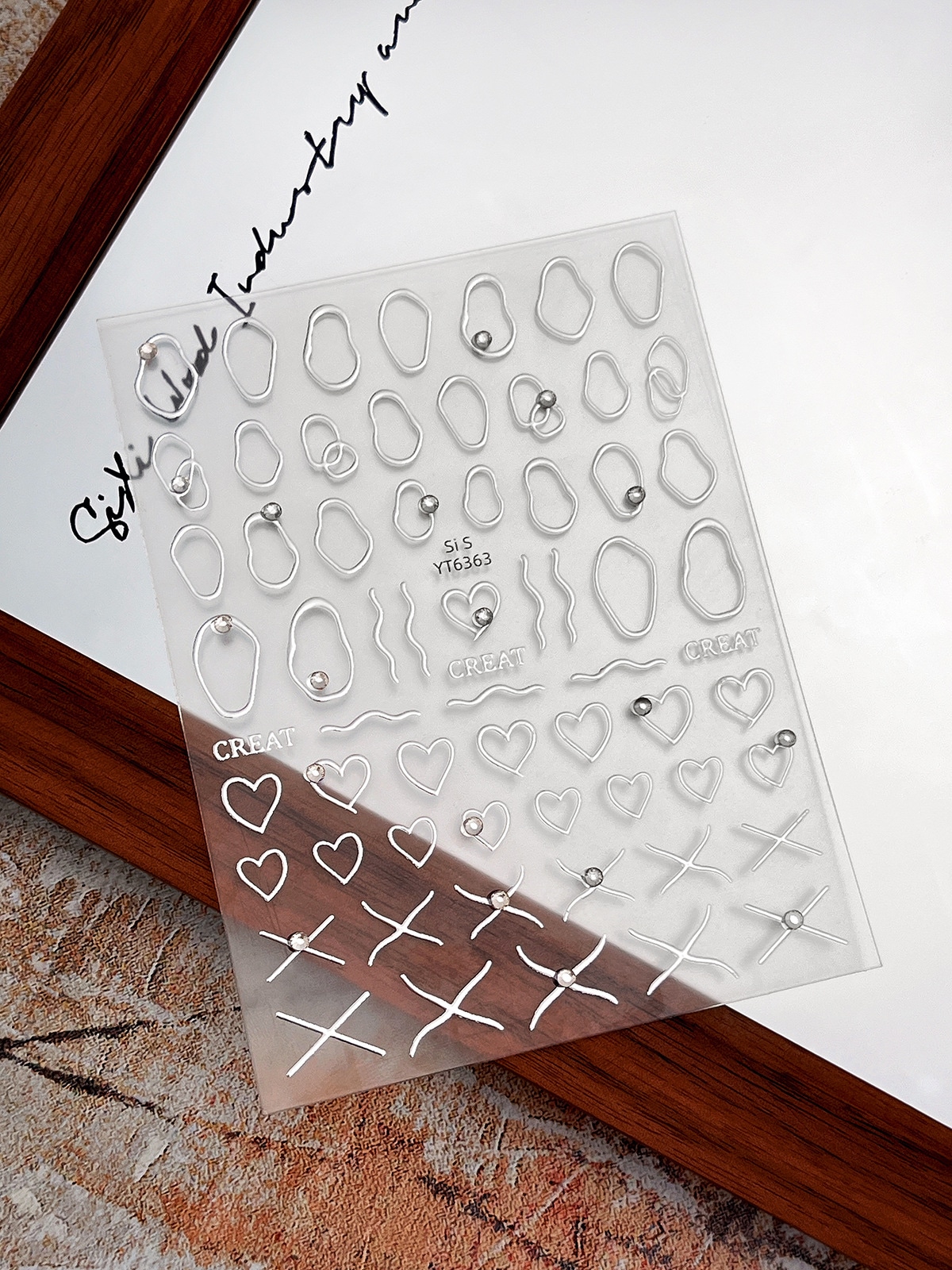 【1点ご購入 で10点プレゼントいたします】ゴールドラインのネイルシール爆閃シンプルリングポップなデコレーションシール