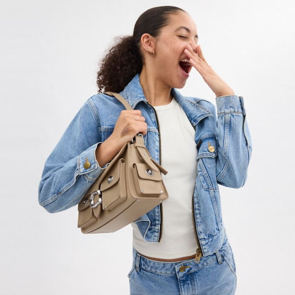 Qoo10] Coach コーチカーゴターンロックソフトタビー C