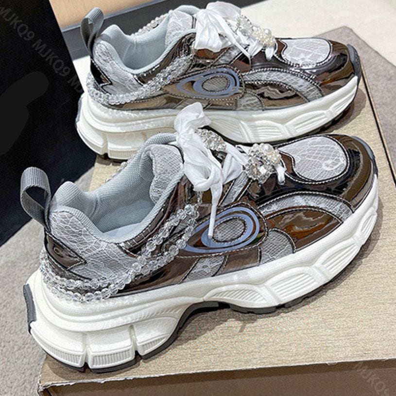 1000円OFFクーポン ヒールスニーカー 大きいサイズ レディース 紐靴 ローカット カジュアルシューズ 歩きやすい スニーカー ローヒール ウォーキング 快適 履きやすい 旅行 トラベル 通学 仕 1000円OFFクーポン ヒールスニーカー 大きいサイズ レディース 紐靴 ローカット カジュアルシューズ 歩きやすい スニーカー ローヒール ウォーキング 快適 履きやすい 旅行 トラベル 通学 仕