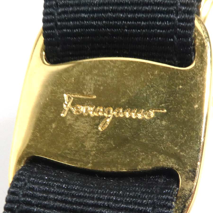 サルヴァトーレフェラガモ Salvatore Ferragamo キーリング キーホルダー ヴァラリボン キャンバス/メタル ブラック/ゴールド レディース e60050a