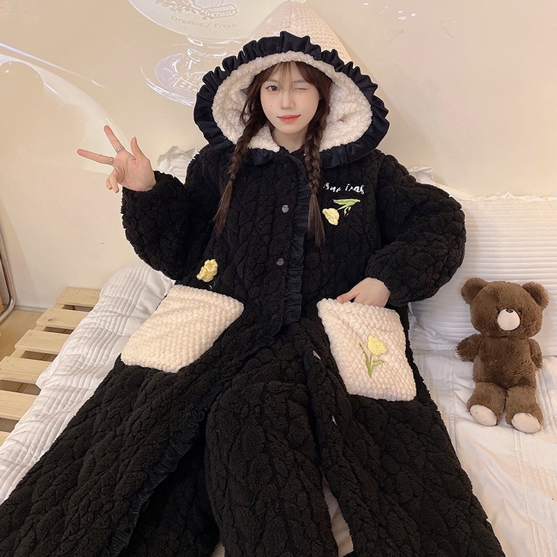 新しい冬の寝衣の女性は綿を挟んだ秋冬のサンゴのパジャマ恐竜のかわいい家庭服を厚くした 新しい冬の寝衣の女性は綿を挟んだ秋冬のサンゴのパジャマ恐竜のかわいい家庭服を厚くした