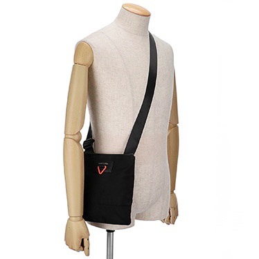 ディーゼル DIESEL ショルダーバッグ F-KROSS FLAT CROSSBODY X04617 PR886 T8013 ブラックUN 予約商品3/2頃出荷 ディーゼル DIESEL ショルダーバッグ F-KROSS FLAT CROSSBODY X04617 PR886 T8013 ブラックUN 予約商品3/2頃出荷