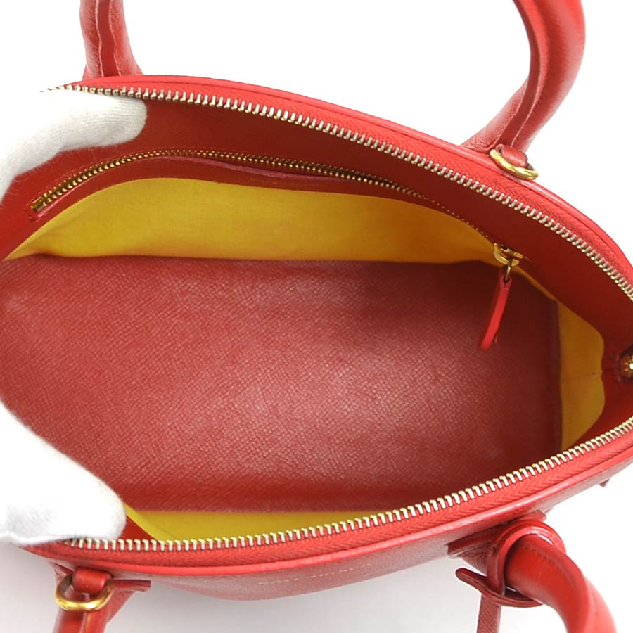 バレンシアガ BALENCIAGA ハンドバッグ ショルダーバッグ ヴィル トップ ハンドル レザー レッド ゴールド レディース e60634a バレンシアガ BALENCIAGA ハンドバッグ ショルダーバッグ ヴィル トップ ハンドル レザー レッド ゴールド レディース e60634a