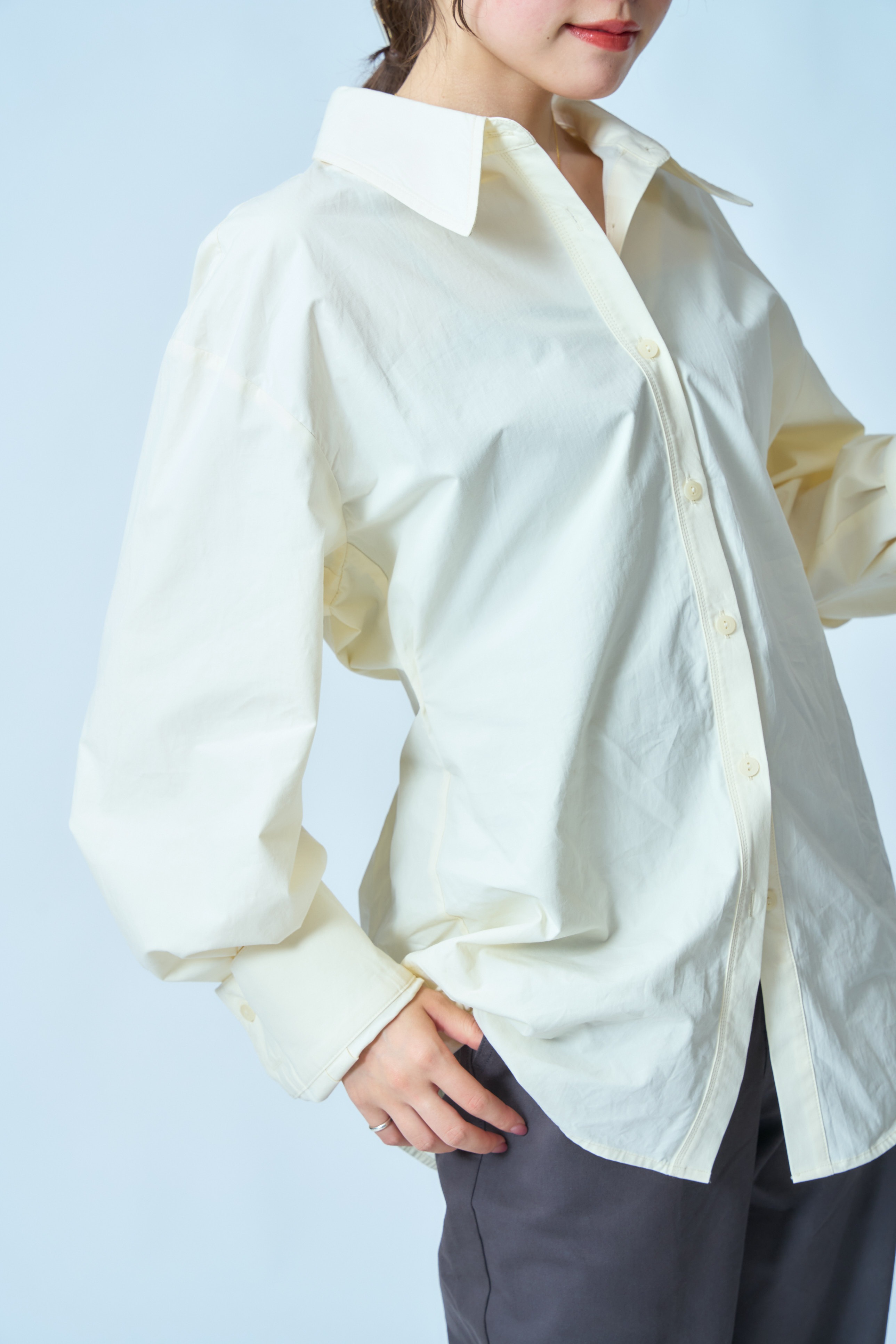 クラシックな襟つきシャツ【オーバーサイズ ブラウス】 クラシックな襟つきシャツ【オーバーサイズ ブラウス】