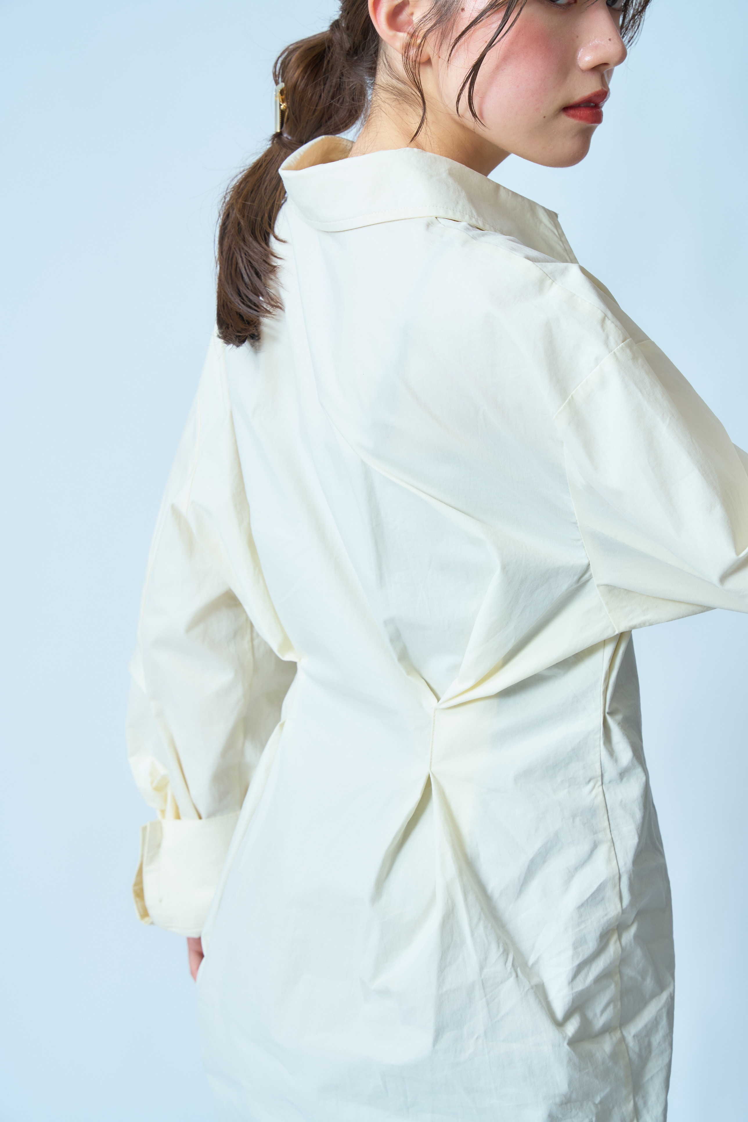 クラシックな襟つきシャツ【オーバーサイズ ブラウス】 クラシックな襟つきシャツ【オーバーサイズ ブラウス】