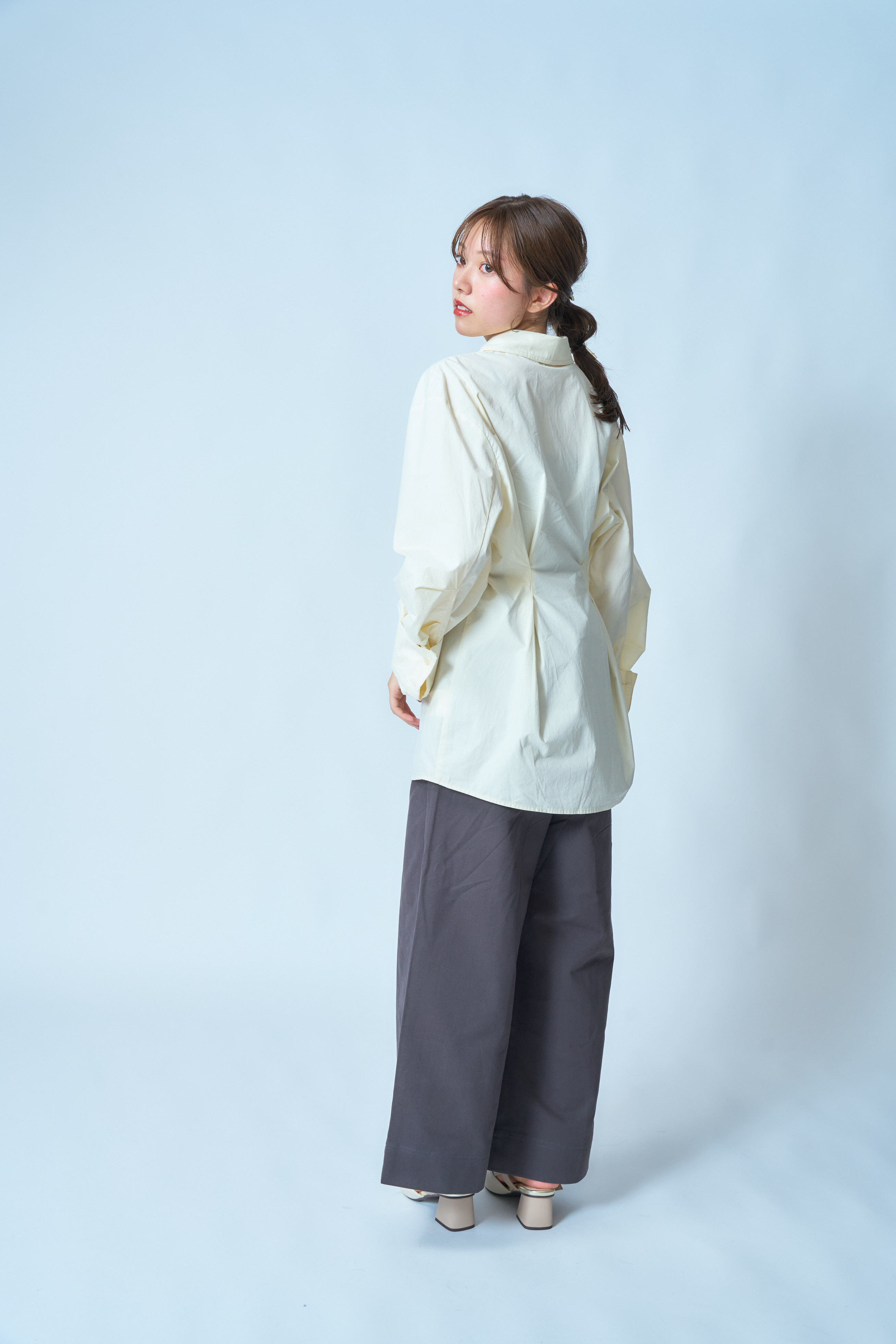 クラシックな襟つきシャツ【オーバーサイズ ブラウス】 クラシックな襟つきシャツ【オーバーサイズ ブラウス】