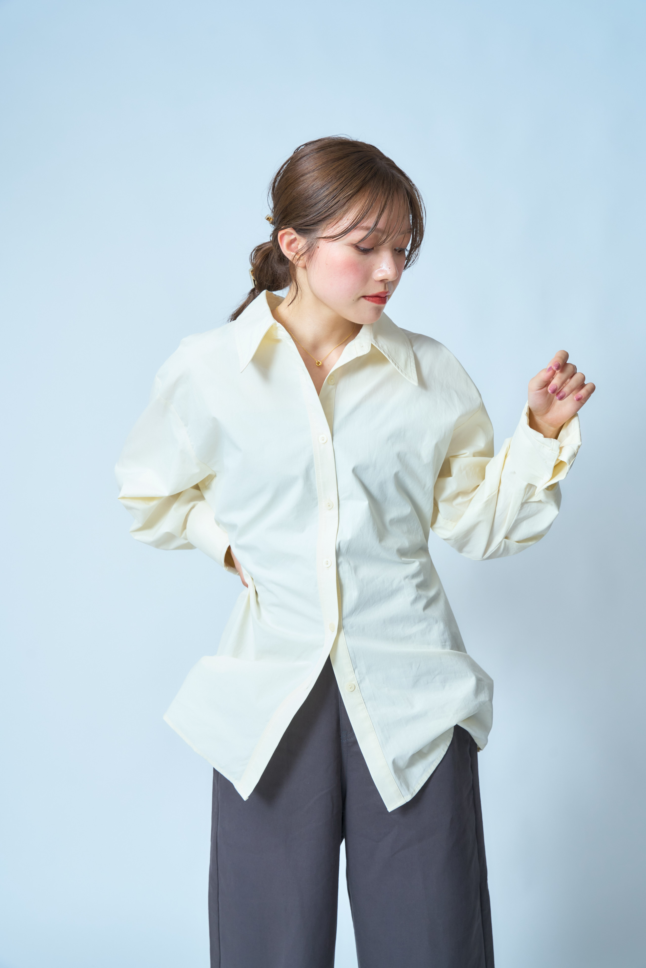 クラシックな襟つきシャツ【オーバーサイズ ブラウス】 クラシックな襟つきシャツ【オーバーサイズ ブラウス】