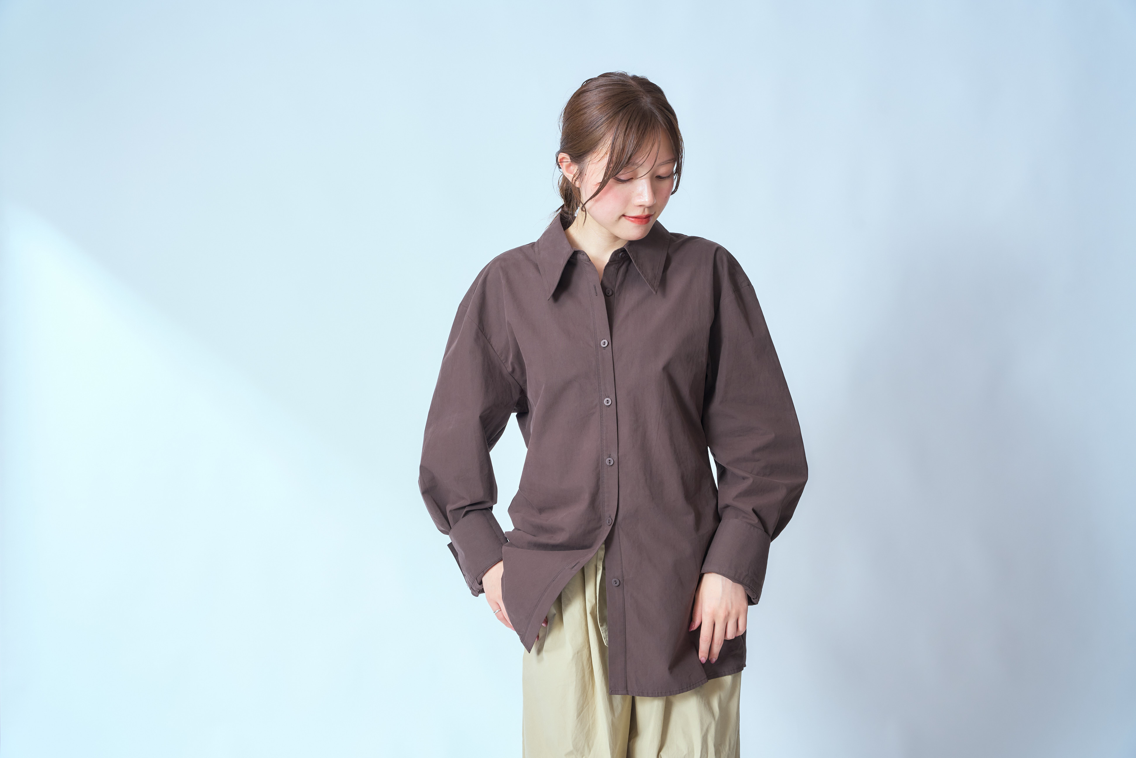 クラシックな襟つきシャツ【オーバーサイズ ブラウス】 クラシックな襟つきシャツ【オーバーサイズ ブラウス】