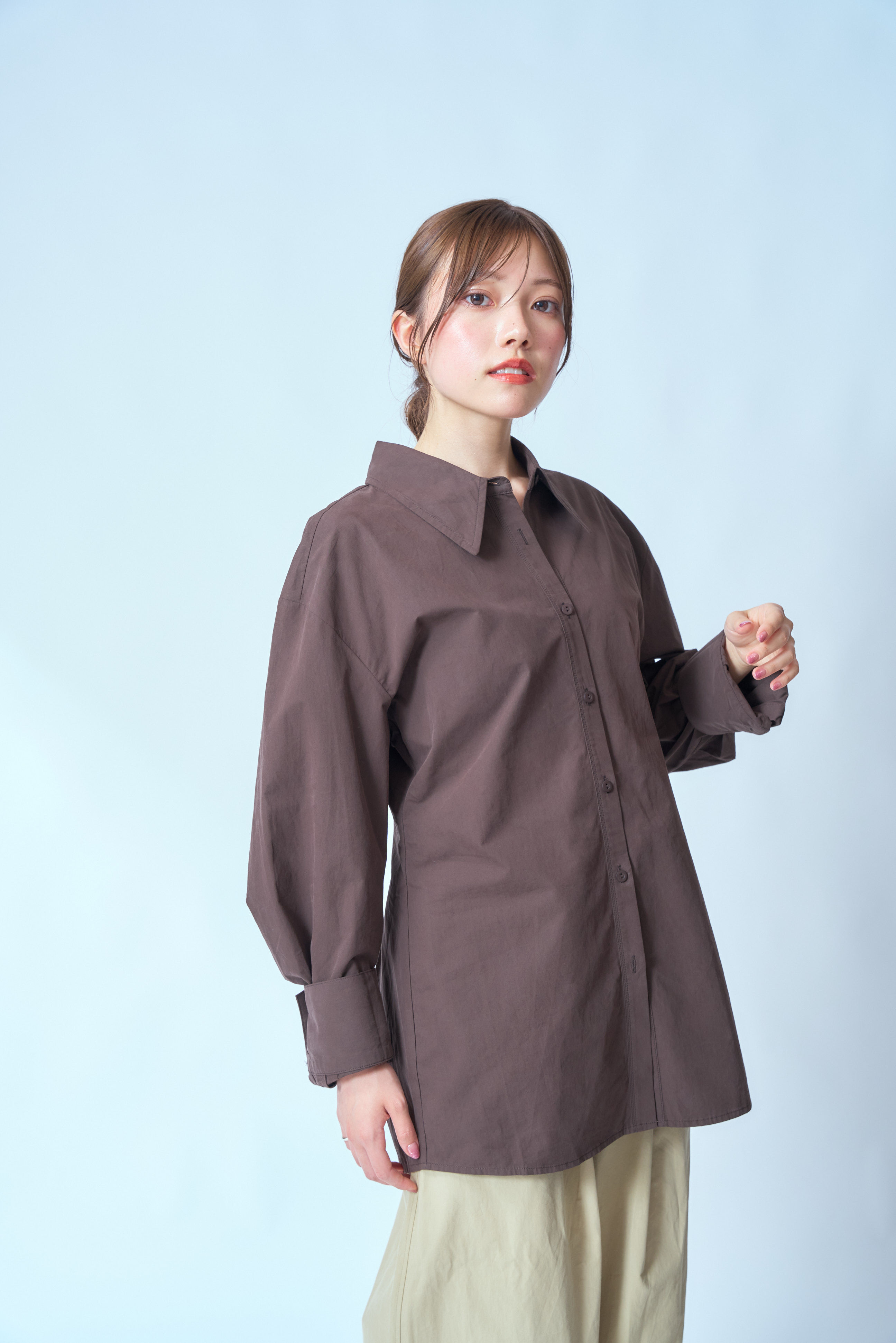 クラシックな襟つきシャツ【オーバーサイズ ブラウス】 クラシックな襟つきシャツ【オーバーサイズ ブラウス】