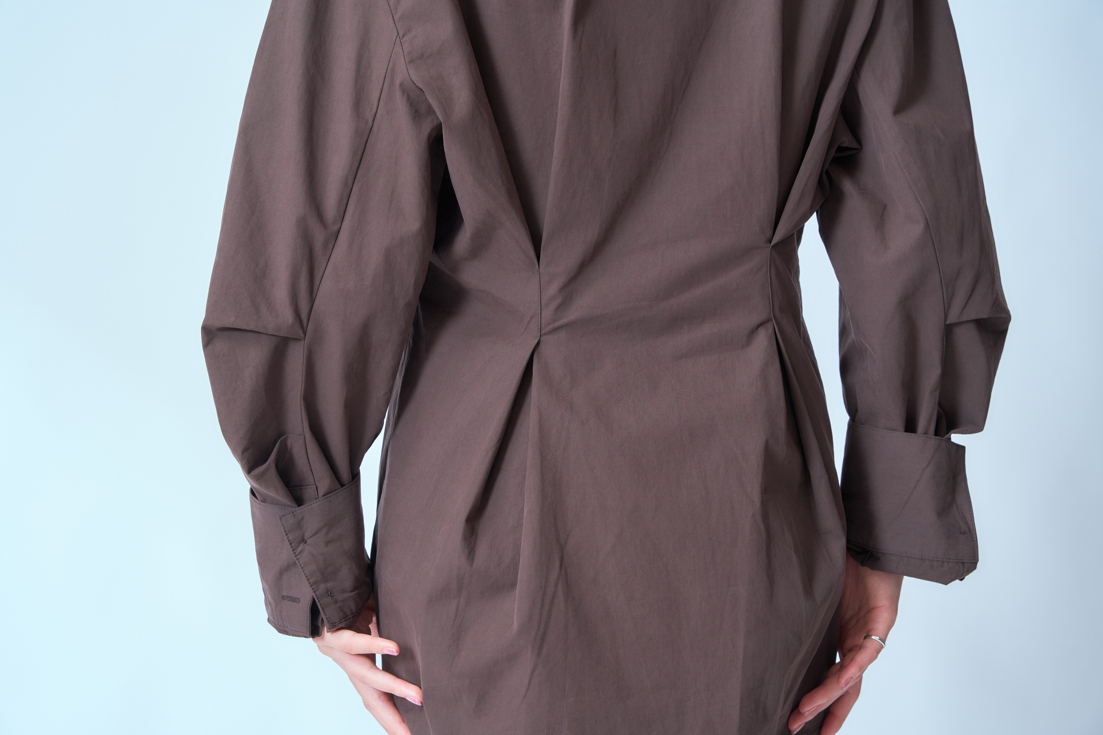 クラシックな襟つきシャツ【オーバーサイズ ブラウス】 クラシックな襟つきシャツ【オーバーサイズ ブラウス】