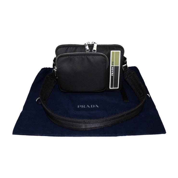 超美品 PRADA プラダ ショルダーバッグ 2VH088 クロスボディバッグ ナイロン ブラック シルバー金具 メッセンジャーバッグ【本物保証】 超美品 PRADA プラダ ショルダーバッグ 2VH088 クロスボディバッグ ナイロン ブラック シルバー金具 メッセンジャーバッグ【本物保証】