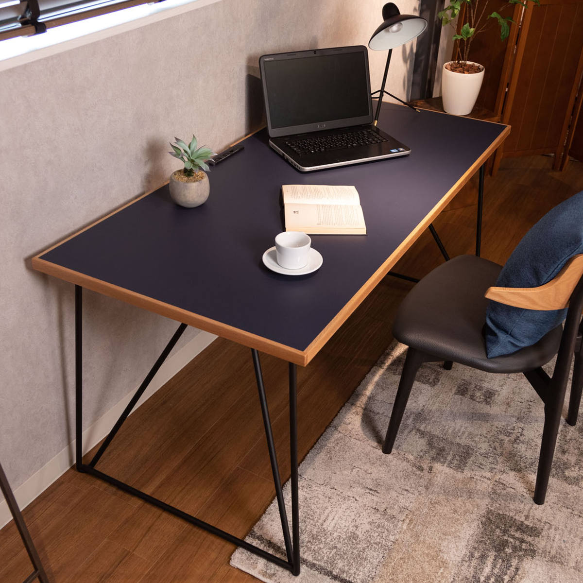 ワークデスク 幅135cm メラミン天板 グレイス デスク シンプル 机 パソコンデスク USBポート コンセント付き 広め 天板 スタイリッシュ 異素材 リビング 開梱設置 ワークデスク 幅135cm メラミン天板 グレイス デスク シンプル 机 パソコンデスク USBポート コンセント付き 広め 天板 スタイリッシュ 異素材 リビング 開梱設置
