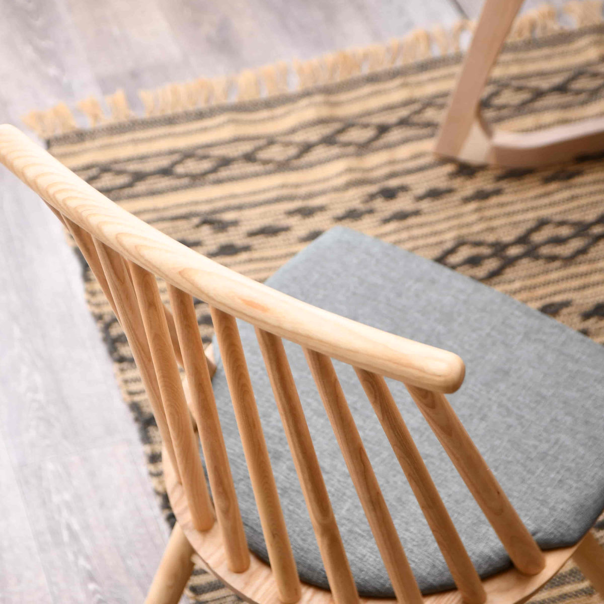 ダイニングチェア 同色2脚セット 座面高43cm バローネ ウィンザーチェア 椅子 チェア 食卓 無垢材 天然木 北欧風 英国風 木目 クッション 完成品