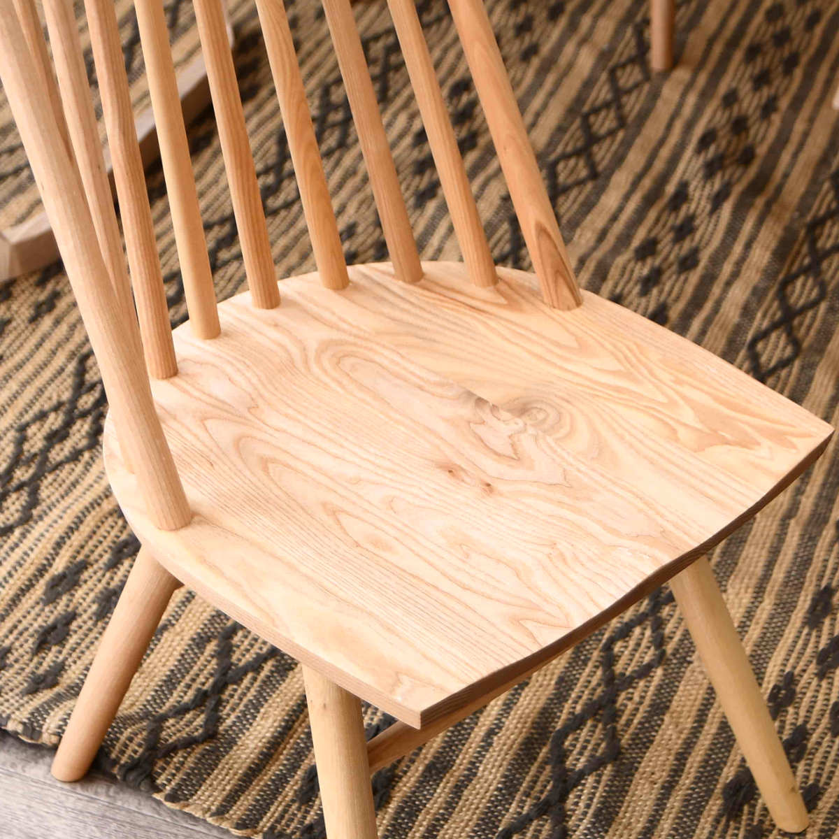 ダイニングチェア 同色2脚セット 座面高43cm バローネ ウィンザーチェア 椅子 チェア 食卓 無垢材 天然木 北欧風 英国風 木目 クッション 完成品