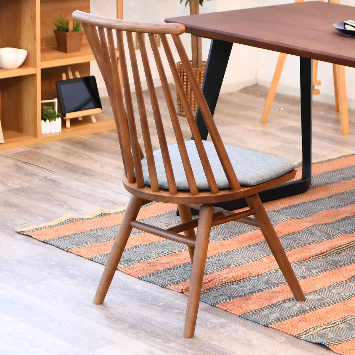 ダイニングチェア 同色2脚セット 座面高43cm バローネ ウィンザーチェア 椅子 チェア 食卓 無垢材 天然木 北欧風 英国風 木目 クッション 完成品