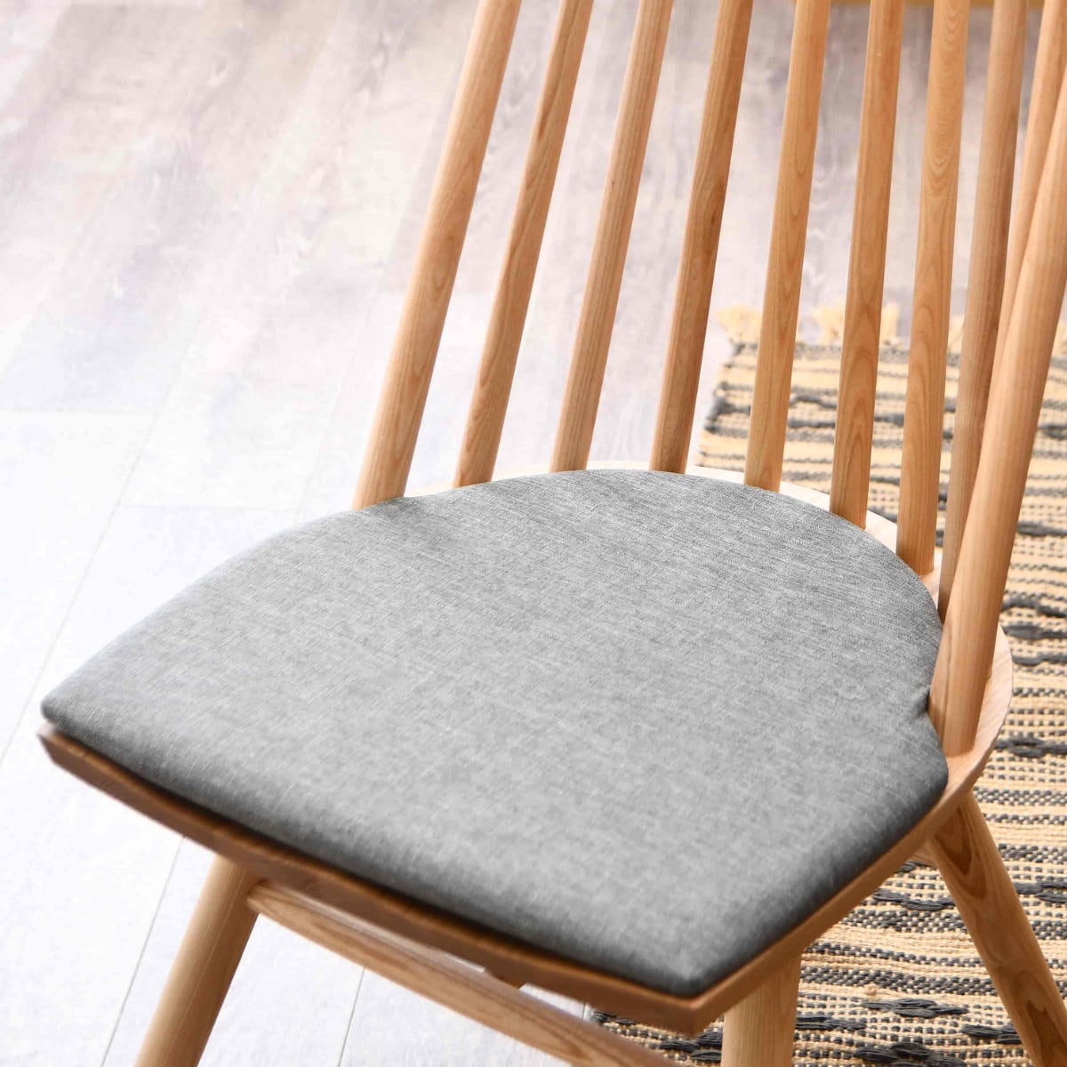 ダイニングチェア 同色2脚セット 座面高43cm バローネ ウィンザーチェア 椅子 チェア 食卓 無垢材 天然木 北欧風 英国風 木目 クッション 完成品